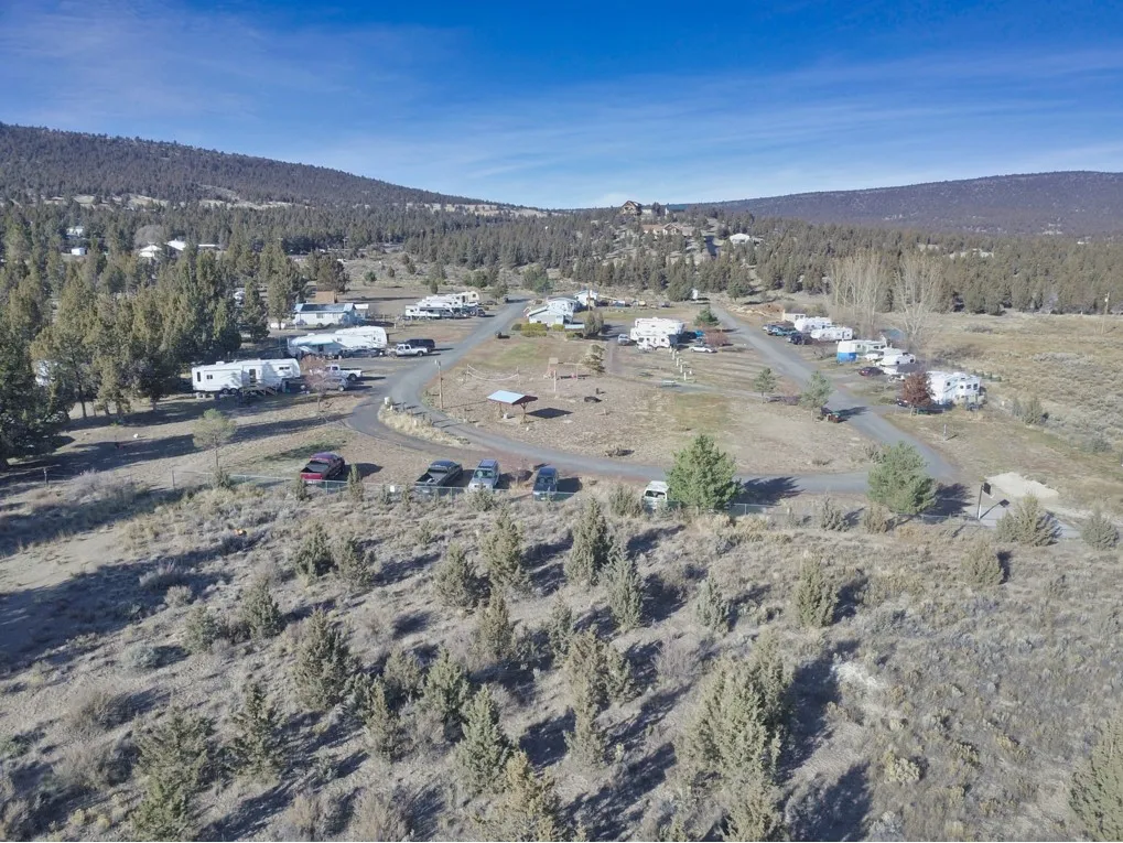 Sun Rocks RV Resort - CamplinQ